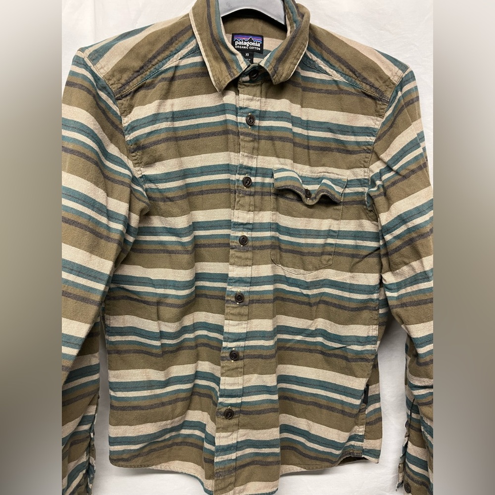 Patagonia Men's S striped cotton button down